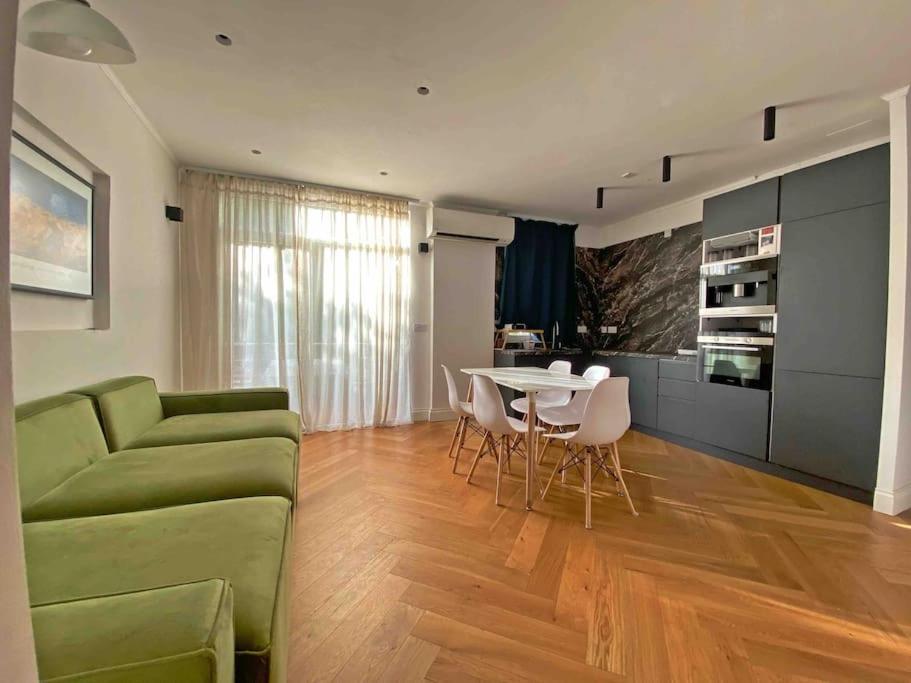 Connor Premium Apartment - Image 4