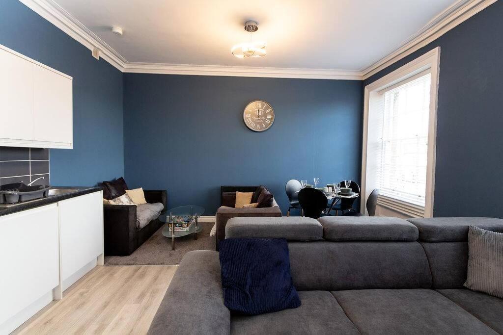 Lavish 2Bed Apartment in the Heart of Birkenhead, Birkenhead (updated