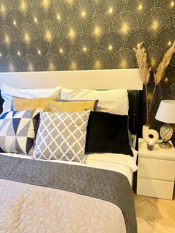 Apartamenty Kielce- Apartament Zacisze -Komfort przy Baseny Tropikalne, faktura, parking, centrum - 1