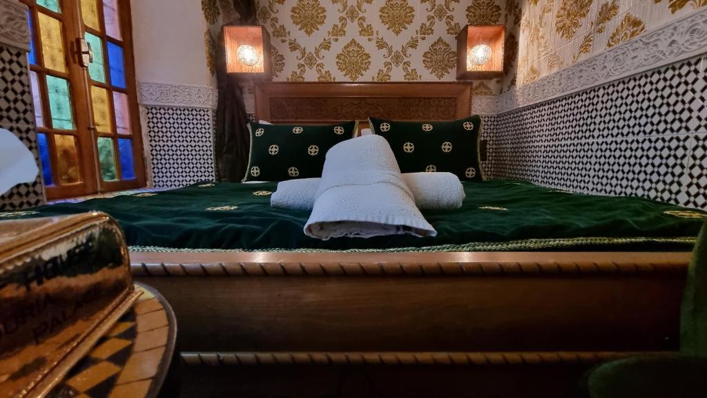 Posezení v ubytování Riad Fes Touria Palace
