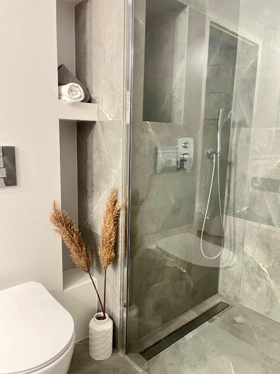 Apartamenty Kielce- Apartament Zacisze -Komfort przy Baseny Tropikalne, faktura, parking, centrum - 11