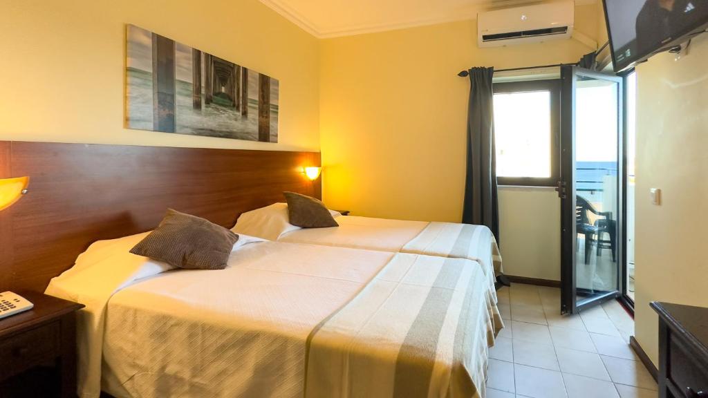 Hotel Avenida Praia - Resim 27