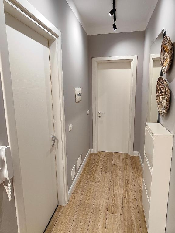 Modern Style 2BR-Apt - 10min to Skanderbeg Square - Imazhi 9