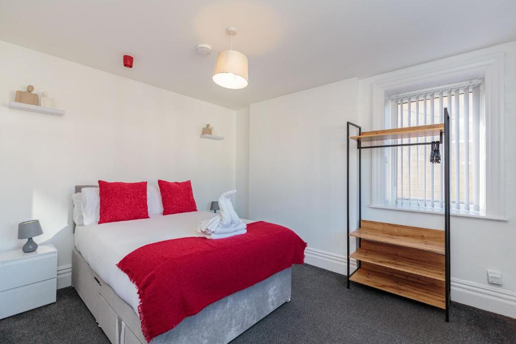 Postel nebo postele na pokoji v ubytování Cherry Property - Cranberry Suite