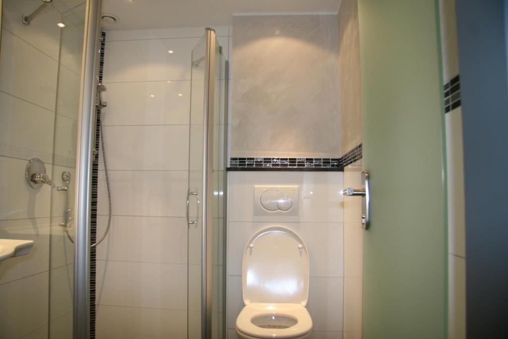 
Single Room with Shower
