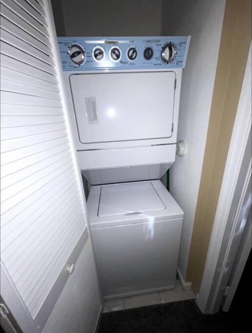 Luxury Miami 2br Townhouse Near Stadium !! - Huis Met één Slaapkamer