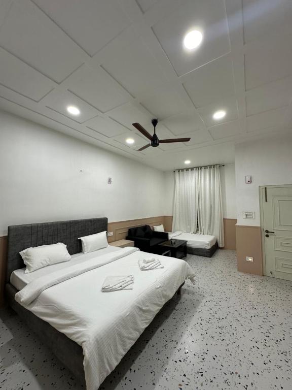Green Paradise Hotel and Resort - Room King Superior