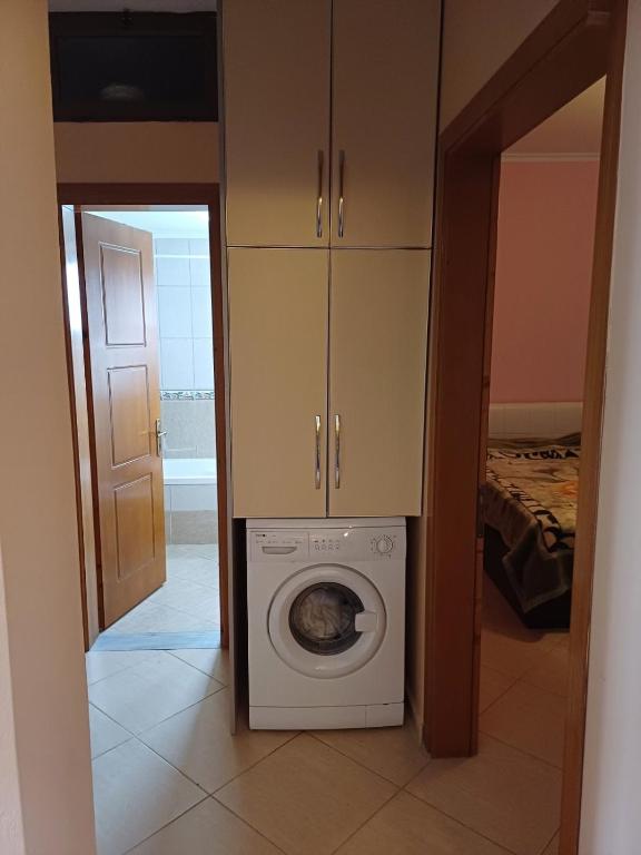 Leonidas Apartment - Image 4
