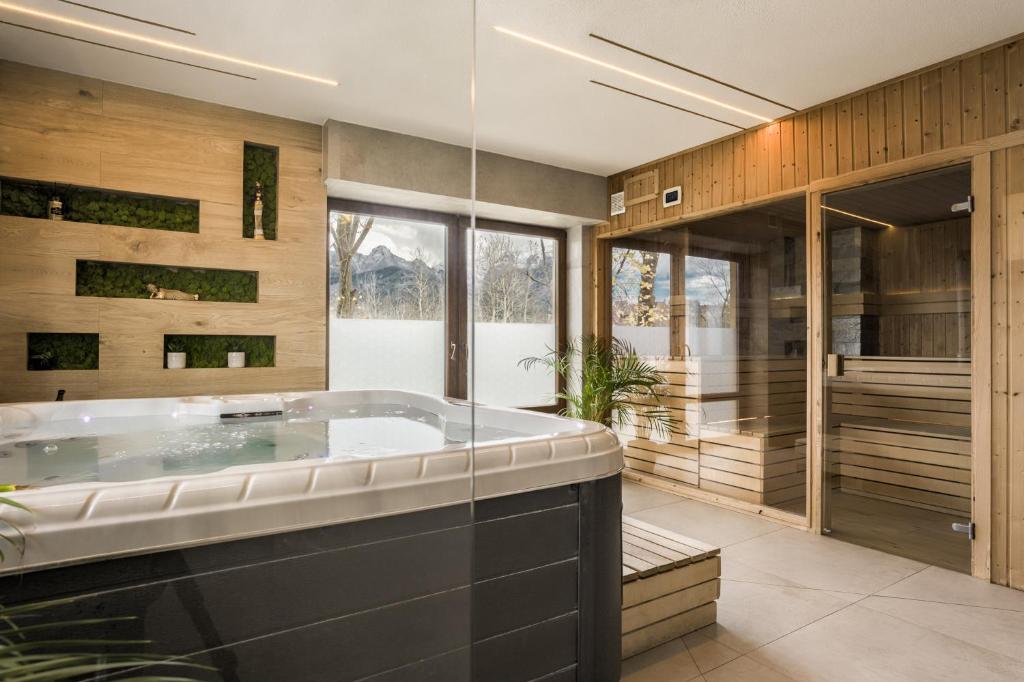Kúpeľňa v ubytovaní Dworek pod Giewontem - Jacuzzi & Sauna