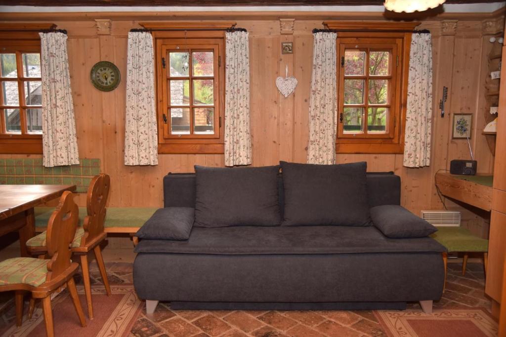 Posezení v ubytování Ferienhaus Werkstattl Rassis Feriendorf Donnersbachwald