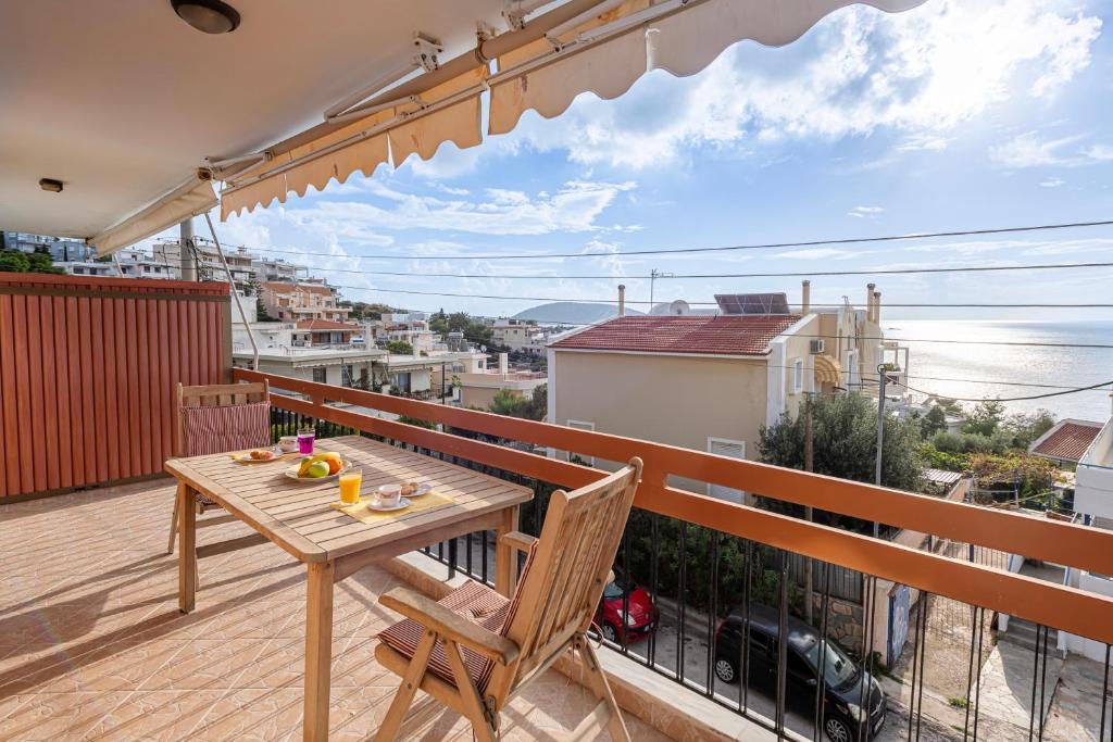 Balkón nebo terasa v ubytování Sea view apartment 100m from the beach