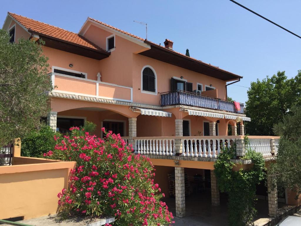 Budova, kde se apartmán nachází