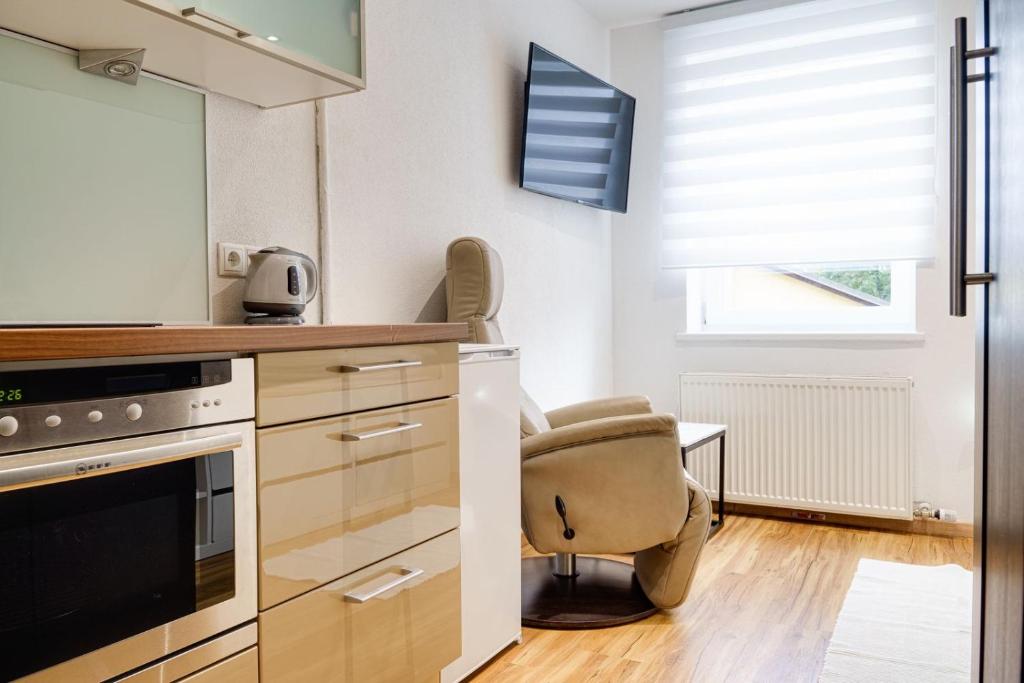Micro Studio Apartment MINIMUM STAY 30 DAYS, Innsbruck (updated prices