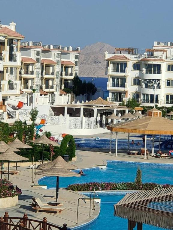 Bazén v ubytování Riviera Resort Apartment - Pool view & Wifi nebo v jeho okolí