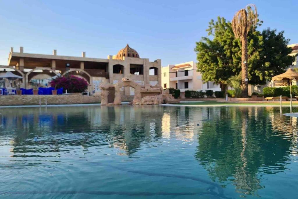 Bazén v ubytování Riviera Resort Apartment - Pool view & Wifi nebo v jeho okolí