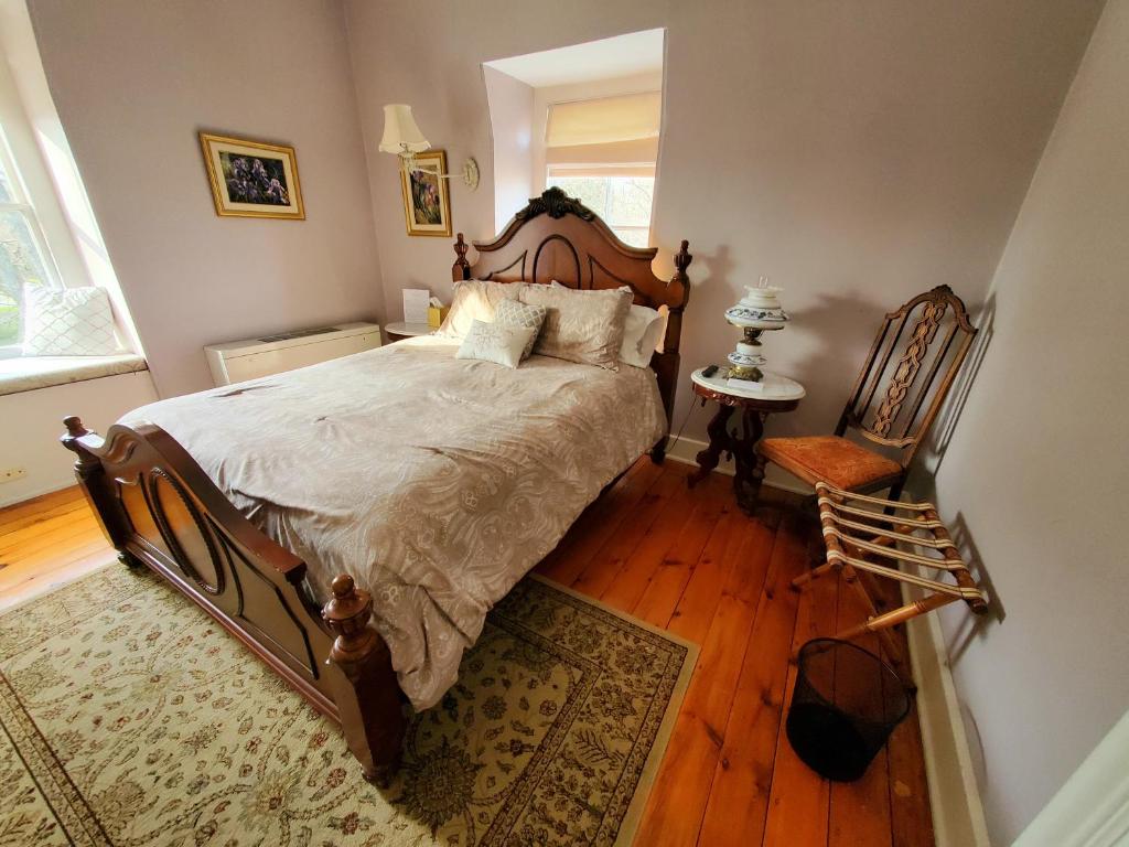 The Bevin House B&B - Queen Room With Garden View