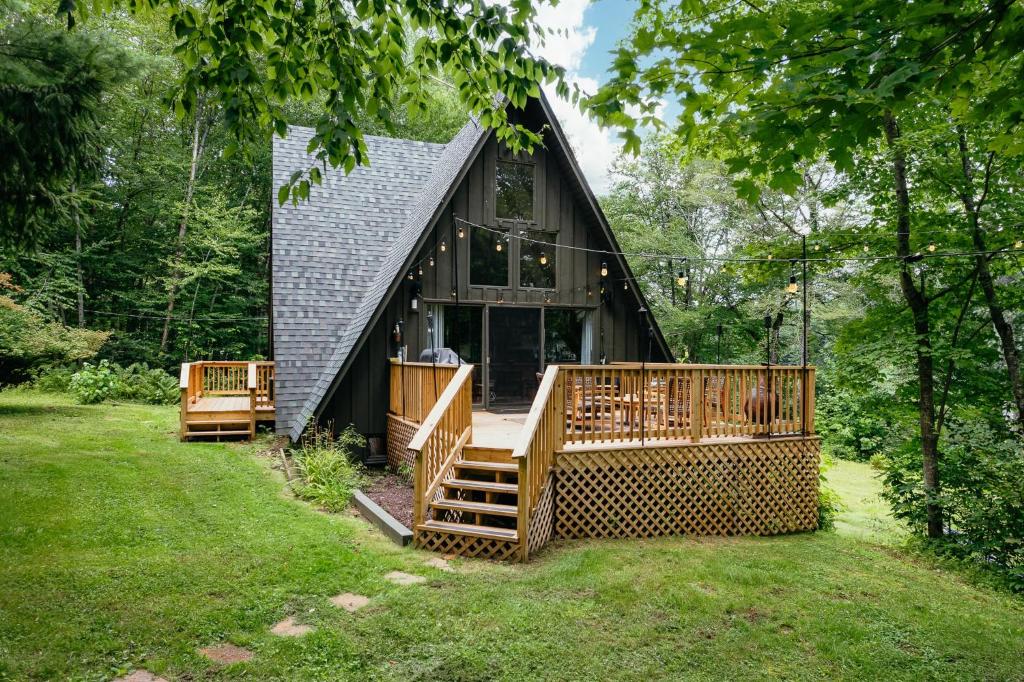 The Riverside Cabin Rustic Private Retreat, Equinunk (updated prices