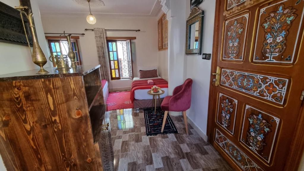 Posezení v ubytování Riad Fes Touria Palace