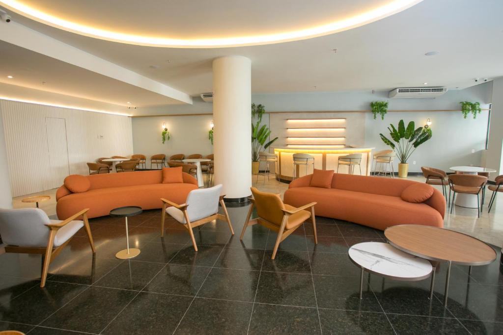 Een zitgedeelte bij Regency Park Hotel
