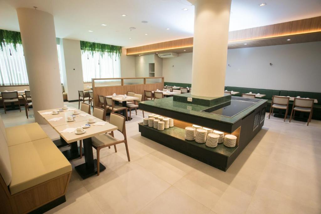 Een zitgedeelte bij Regency Park Hotel