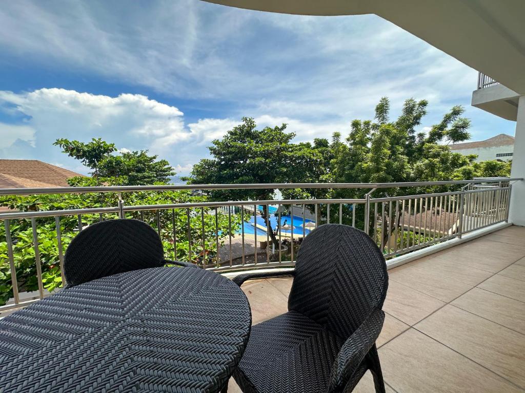 Bazén v ubytování Mactan Resort by 1521 nebo v jeho okolí