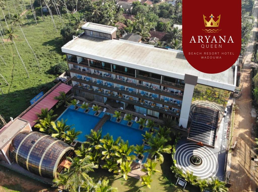 ein Luftblick auf das Aviva Queen Hotel in der Unterkunft Aryana Queen Beach Resort in Wadduwa