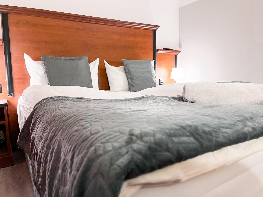 City Hotel West - Resim 14