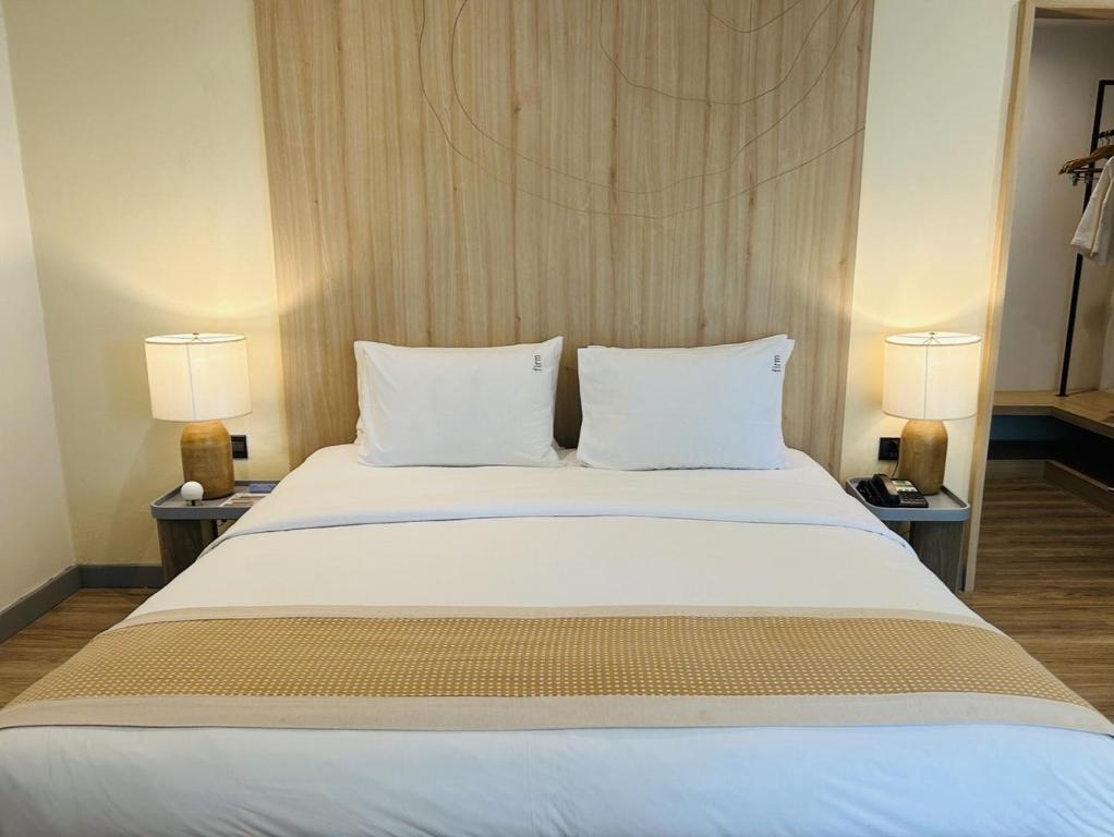 Phi Phi Holiday Resort, Leam Tong Beach - Premier -Zimmer Am Strand