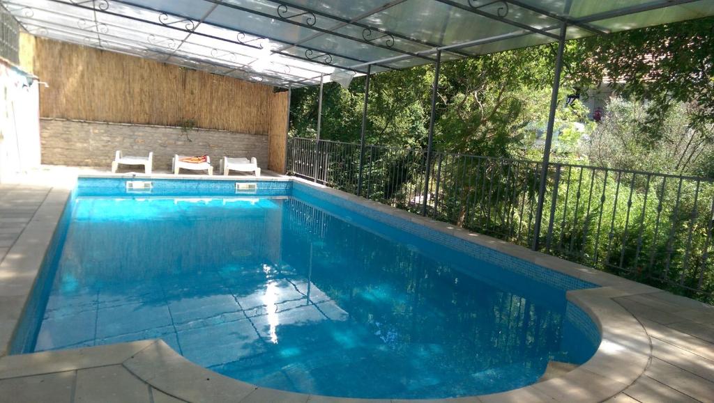 Bazén v ubytování Holiday House Villa Neda nebo v jeho okolí