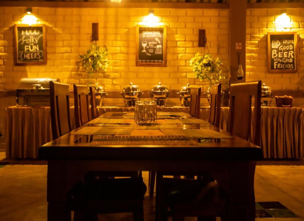 Restaurace v ubytování Tringa Villas Yala