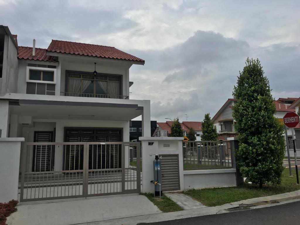 Bangunan di mana terletaknya rumah percutian