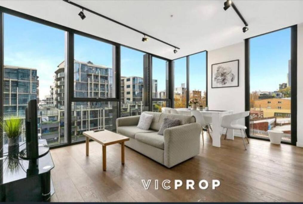 Cozy 2 bedroom Apartment, Melbourne (updated prices 2024)