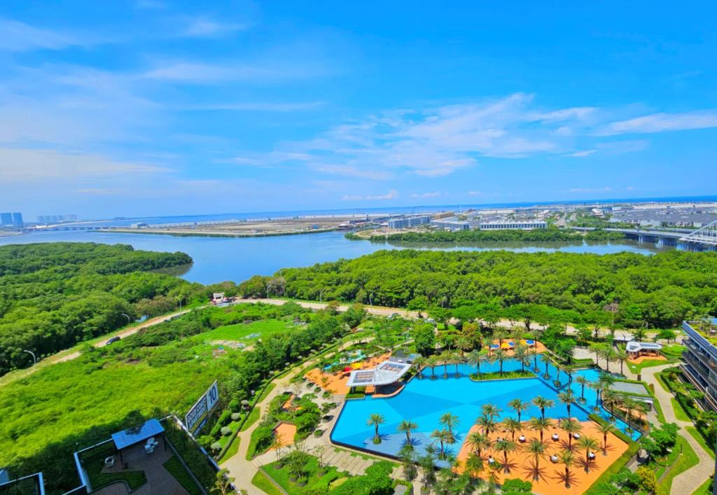 Studio Sea View Apartment at Gold Coast PIK by MYsweethome - 13