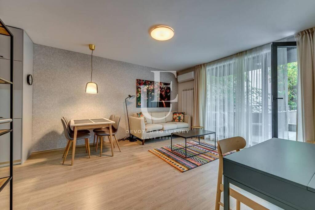Posezení v ubytování Oslo: A modern furnished apartment with parking