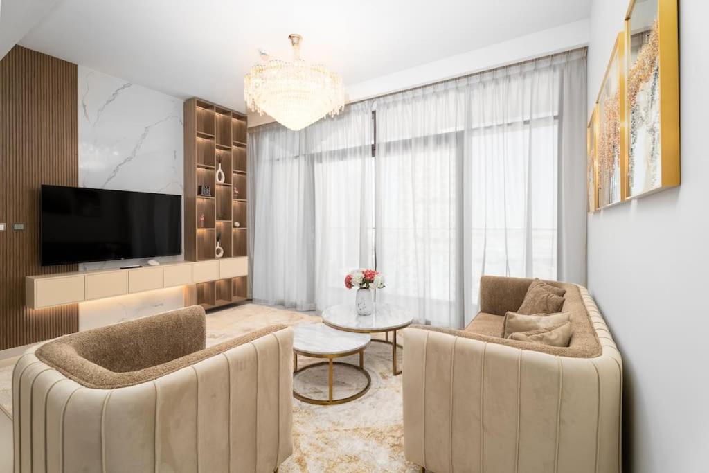 Posezení v ubytování Nasma Luxury Stays - Light and Airy 1 Bedroom Apartment in The Cove