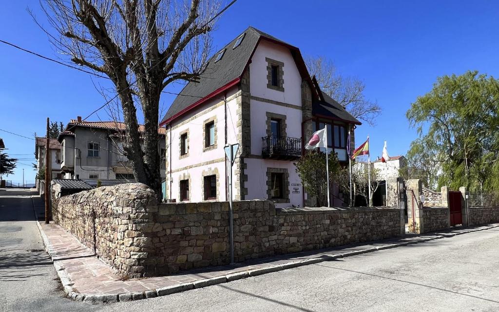 Budynek, w którym mieści się hotel