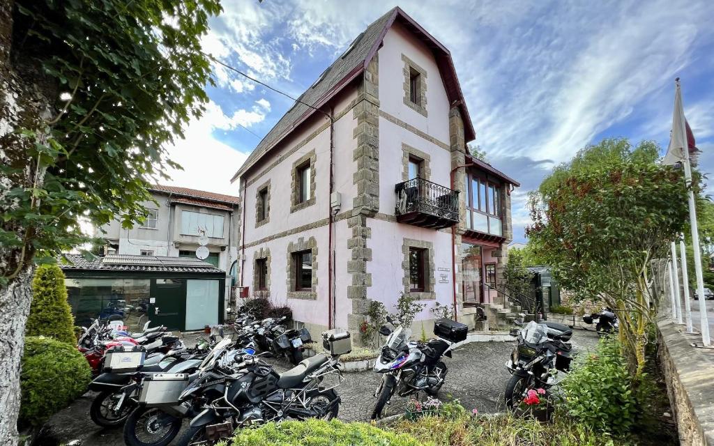 Budynek, w którym mieści się hotel