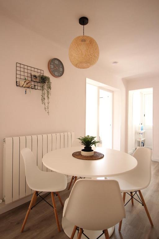 A seating area at Cómodo piso en el Pirineo Aragonés