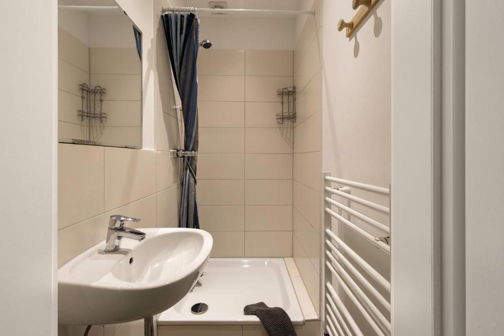 Arkadia Haus Alstertal - Eenpersoonskamer Met Gedeelde Badkamer