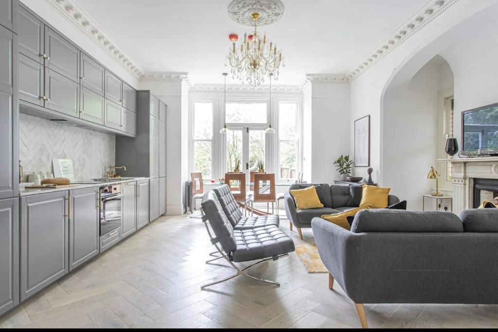 Stunning 4Bed Property in LondonParking & Garden, Ealing (updated