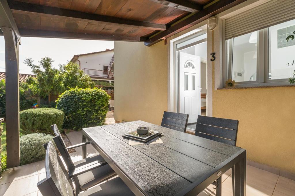 Trbović Apartments Peaceful stay with Free Parking, Pet-Friendly, and Bike Storage in Umag - 16