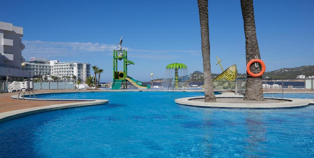 Playa Bella Beach Apartments photo