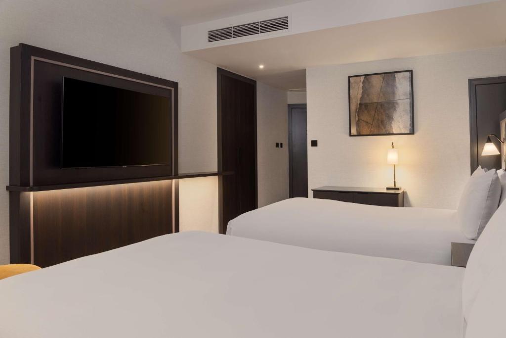 Hilton Cardiff - 
