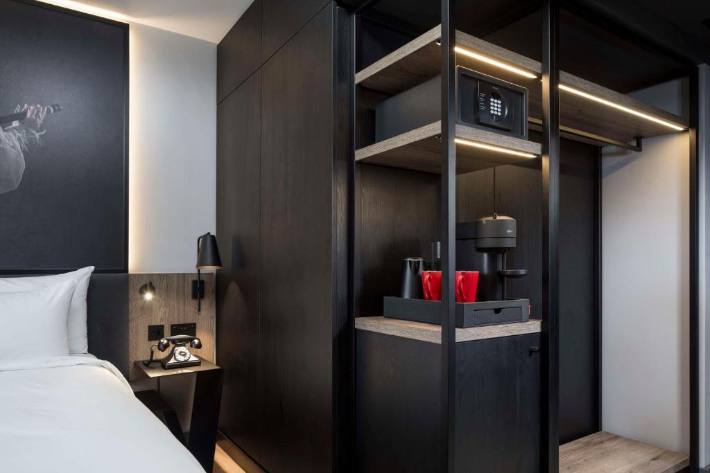 Radisson RED Hotel, Liverpool - Resim 16