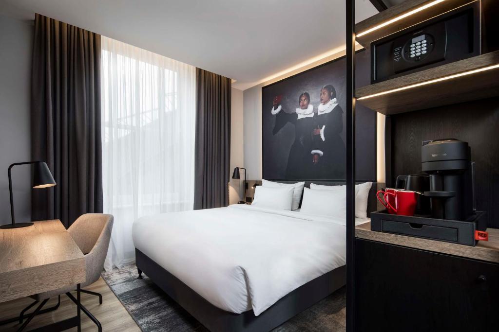 Radisson RED Hotel, Liverpool - Resim 21