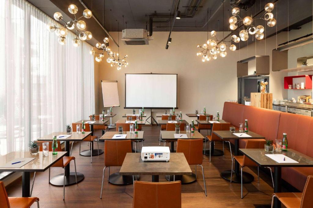 Restauracja lub miejsce do jedzenia w obiekcie Amedia Express Graz Airport, Trademark Collection by Wyndham