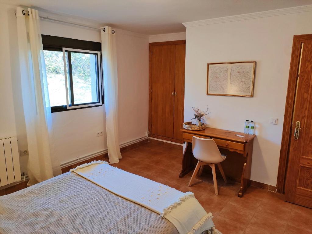 Hostal Mirall Rural - Habitación Doble Con Baño Privado
