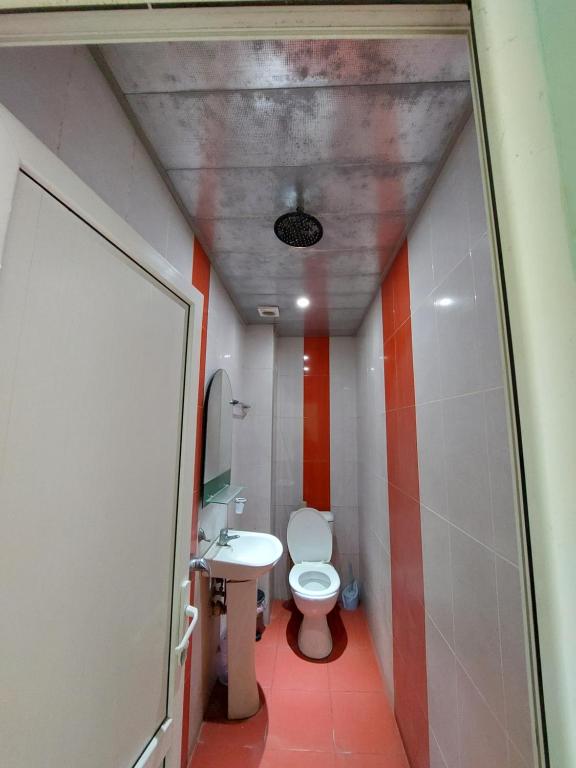 Koupelna v ubytování RP HOTEL- hostel
