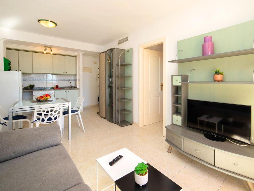 Kuchyň nebo kuchyňský kout v ubytování Apartment Zafiro 02 by Interhome