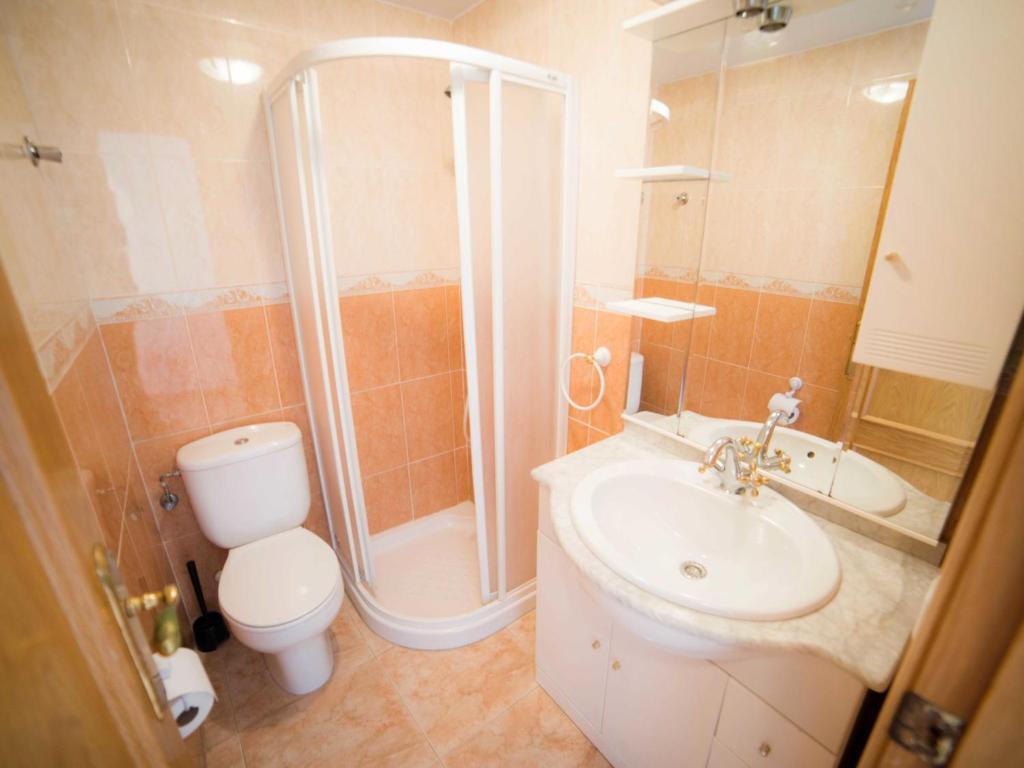 Koupelna v ubytování Apartment Miramar IV by Interhome